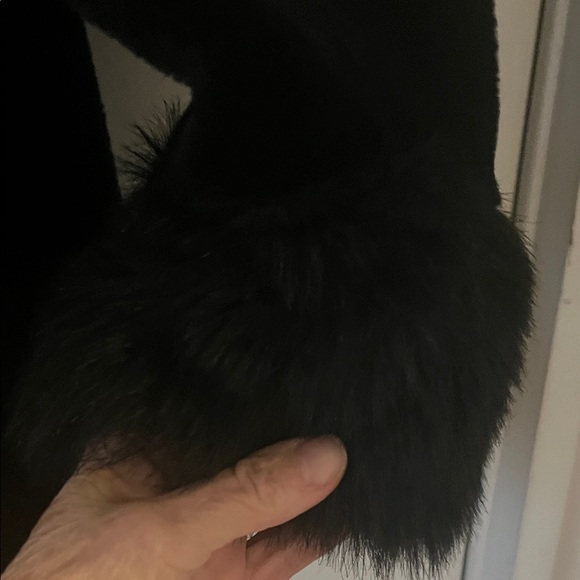 Women's Black Faux Fur Coat with big fur trim - Picture 13 of 15